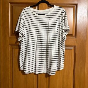 Old Navy Women's Cream and Black Striped Short Sleeve Tee. PTP 24.
